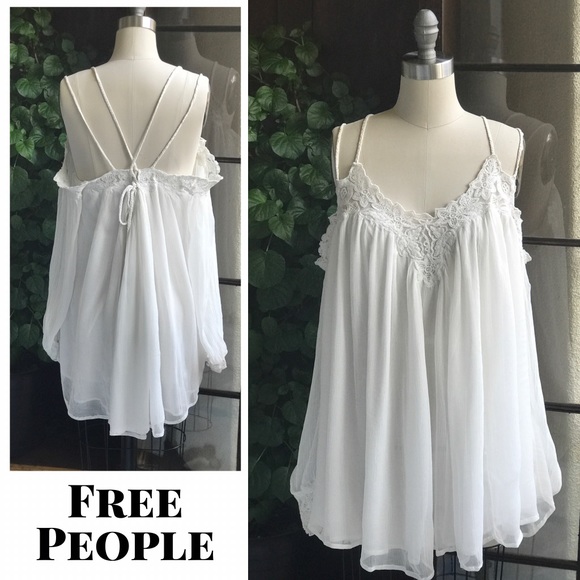 Free People Tops - FREE PEOPLE Boho off-the-shoulder romantic top